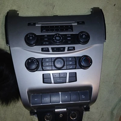 08-11 Ford Focus Radio AM/FM CD Player Receiver & Climate Control OEM - Image 1 of 4