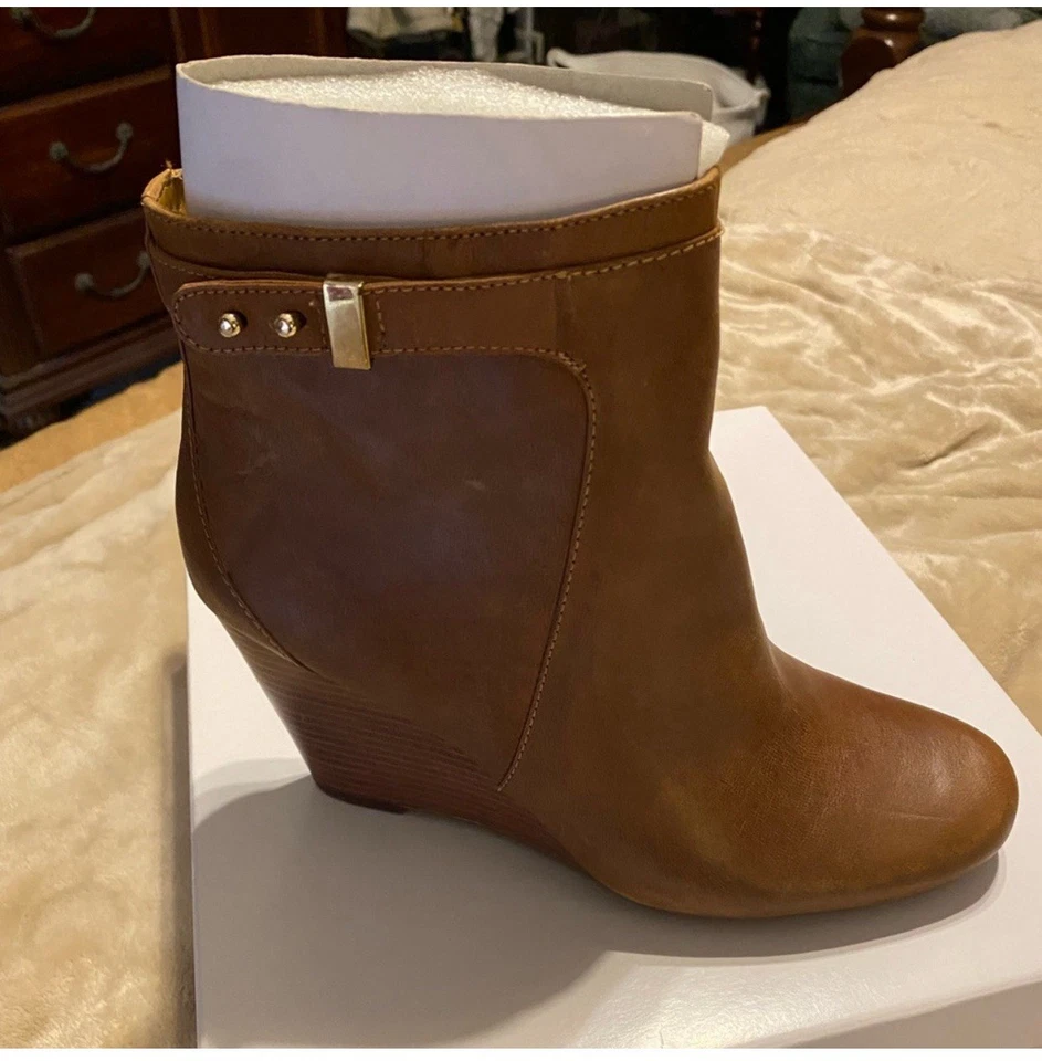 Isaac Mizrahi Vicky Cuero Cuña Botín/Botín NUEVO Foto 1 de 4