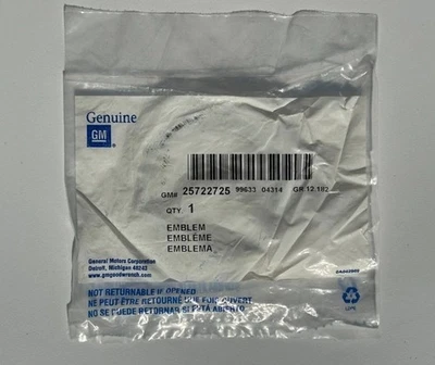 NOS GM 2002-2005 Cadillac DeVille Grille Hood Ornament Wreath Emblem 25722725 - Image 1 of 2