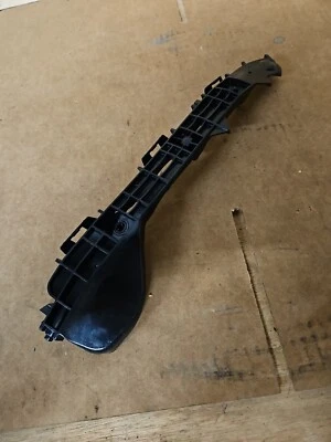 52576-76010 TOYOTA GENUINE RETAINER, REAR BUMPER SIDE, LH 5257676010 OEM - Image 1 of 4