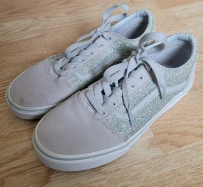  Zapatillas deportivas Van's Off The Wall para niñas talla 3 jóvenes grises plateadas brillantes zapatos de skate  Foto 1 de 4