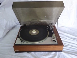 LENCO L75 platine disque vinyle + cellule ADC 220 - Foto 1 di 13