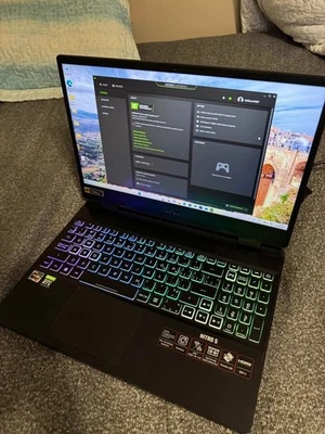 Acer Nitro 5 RTX 3070 TI / Ryzen 7 6800 H / 1TB SSD / 16 GB RAM Foto 1 de 4