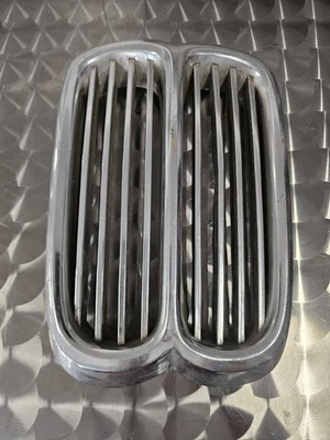 BMW E10 TURBO front Kidney Center Grille 1826675 - 1974-1976 2002 1802 1602 - Imagen 1 de 3