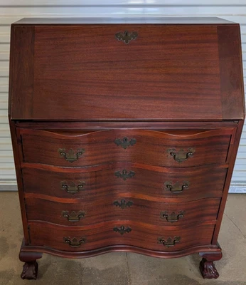 Escrivaninha estilo Queen Anne reproduções coloniais vintage Maddox - Imagem 1 de 4