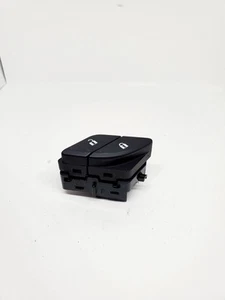 Interruptor de desbloqueo de cerradura de puerta del lado del pasajero delantero derecho Cadillac XT5 OEM 2017-2023 - Imagen 1 de 5