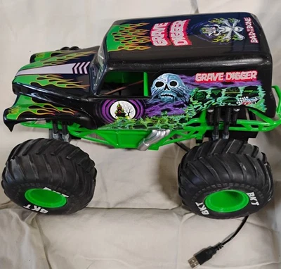 MONSTER JAM GRAVE DIGGER 1:15 SCALE ALL-TERRAIN RC MONSTER TRUCK, NO REMOTE  - Image 1 of 4