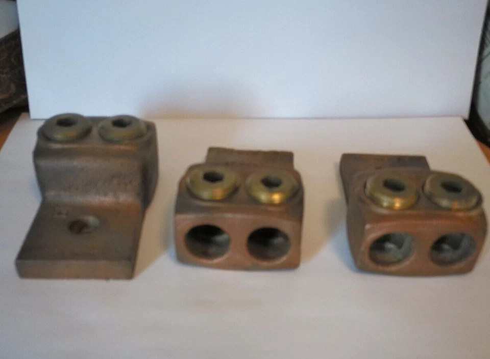 Cuadrado D 600MCM-000 155347 Cobre Fundido Mecánico Doble Tacos Conector Lote de 3 Foto 1 de 3