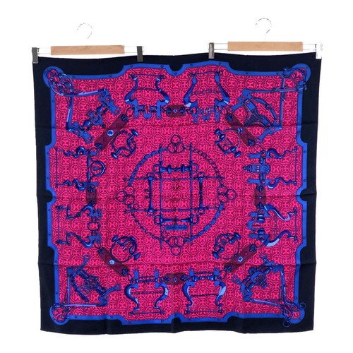 HERMÈS Sciarpa Hermes Carré 90 100% seta crine di cavallo e catena rosa eco231 usata
