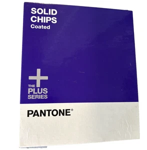 Pantone The + Plus Series Solid Chips RIVESTITO Tinta Unita Libro Riferimento - Foto 1 di 17