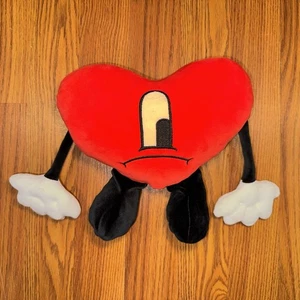 Peluche Bad Bunny Un Verano Sin Ti Worlds Hottest Tour Heart - Imagen 1 de 4