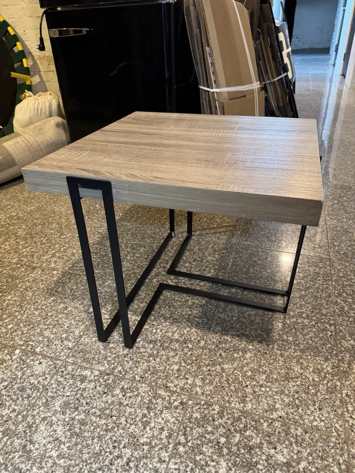 Safavieh PITT END TABLE, Reduced Price 2172732809 FOX4241A - Image 1 of 4