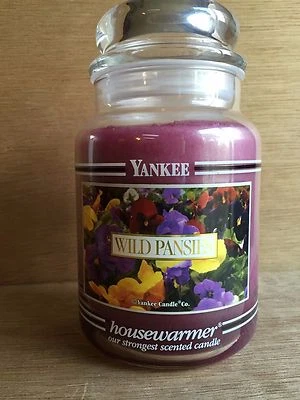 Tarro grande Yankee Candle Wild Pansies banda negra 22 oz. NUEVO calentador de casa RARO Foto 1 de 4