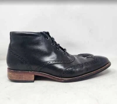 Men's 10 Cole Haan Liam semi wing-tip chukka boots in black leather C11052 - Image 1 of 4