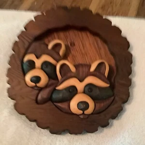 Hand Carved Folk Art Racoon Tree Trunk Wall Plaque - Picture 1 of 6