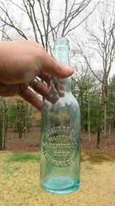 RARE STUNNING AQUA MENOMINEE RIVER BREWING MOLD BLOWN MICHIGAN CROWN TOP BOTTLE - Picture 1 of 9