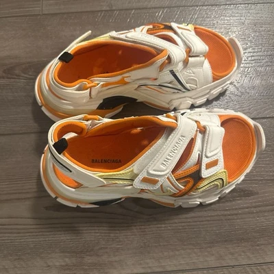 Sandalias Balenciaga naranja, gruesas, de inspiración deportiva, sin cordones, plataforma, caña alta Foto 1 de 4
