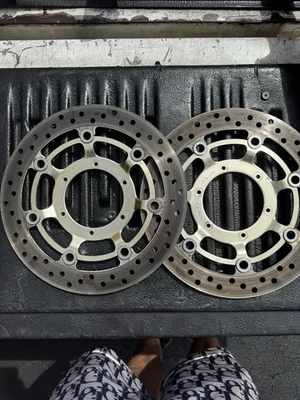 01-06 HONDA CBR 600 F4I CBR 600F4I OEM ROTORES DE FRENO DELANTEROS DISCOS PERNOS BUENO 21K Foto 1 de 4