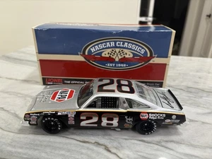 HANDSIGNIERT Buddy Baker 1977 Napa Gray Ghost Nascar 1/24 Diecast Oldsmobile #28 - Bild 1 von 7