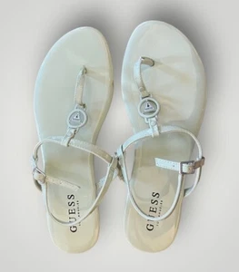 Sandalias Planas Guess Mujer 9 Correa en T Verde Salvia Claro Brillante Cómodas Usadas - Imagen 1 de 14