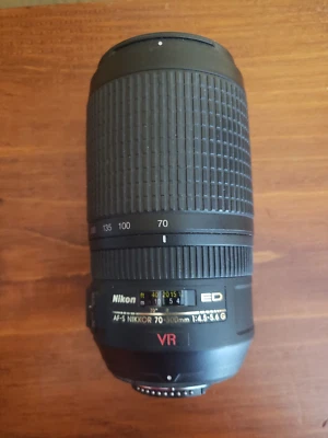 Nikon ED AF-S Nikkor 70-300mm 1:4.5-5.6 G VR Lens - Great Condition - Image 1 of 4