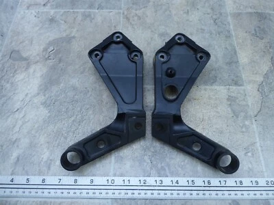 Triumph Speed Triple 885 S431-1 1995. soportes de estriba trasera izquierda derecha Foto 1 de 4