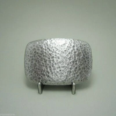 Hebilla de cinturón de moda de metal rectangular forjado con martillo plateado Foto 1 de 2