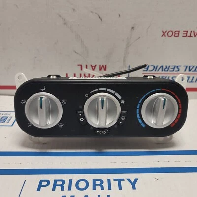 ✅07-09 Controles de temperatura climática aire acondicionado calefacción Dodge Caliber P/N P55111847AD OEM Foto 1 de 4