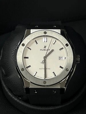 Hublot 511.NX.2611.RX CLASSIC FUSION OPALINA TITÂNIO 45 MM  - Imagem 1 de 4