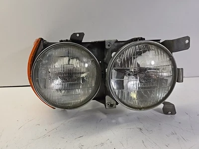 1982 MERCEDES BENZ 380SL HEADLIGHT ASSEMBLY RH GENUINE - Image 1 of 4