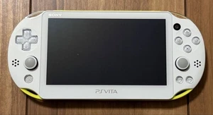 Console PS Vita modello Wi-Fi verde lime/bianco PCH-2000ZA13 Giappone testata F/S - Foto 1 di 8
