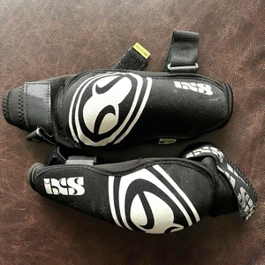 IXS Carve Elbow Pads Guards Adult Medium Black - Picture 1 of 8
