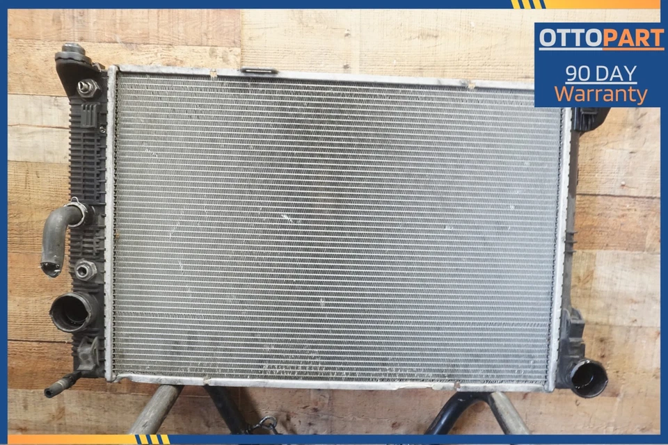 Mercedes E550 E350 W212 2010-2015 motor 4,7 L refrigerante refrigeración radiador OEM Foto 1 de 4