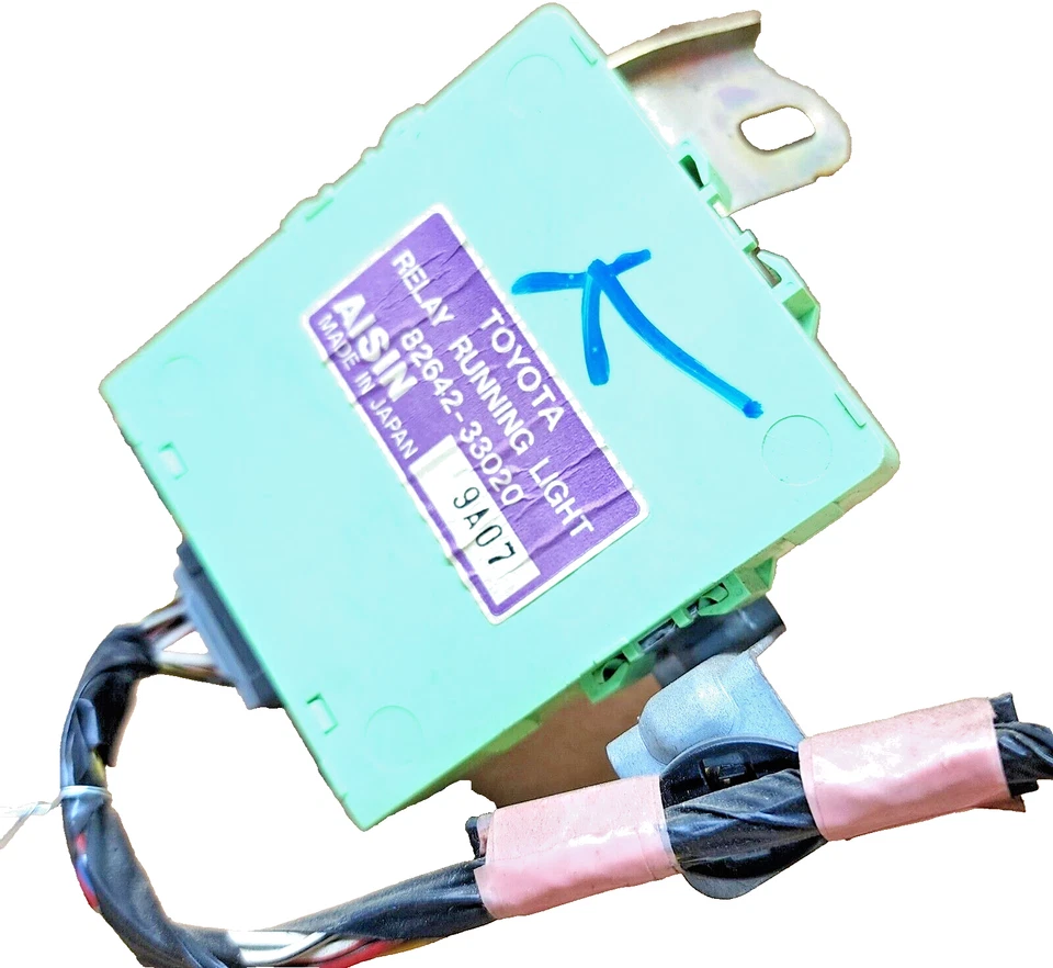 Módulo de relé de luz de circulación Lexus GS300 GS400 GS430 82642-33020 OEM Foto 1 de 3