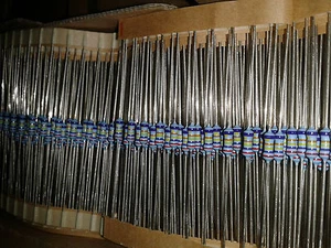 100x VISHAY SMA0207 0.6W 332k %0.1 25ppm ¡RESISTENCIAS DE AUDIO DE ALTA PRECISIÓN! 330 k - Imagen 1 de 1