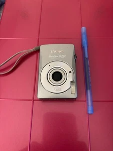 Canon PowerShot ELPH SD750-7.1 MP-Digital Camera-SD Card & Charger-Tested Exc - Picture 1 of 23