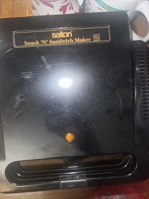 Vintage Salton Sandwich/Belgin Waffle w/Non-Stick Cooking Surface, Makes 2 🥪 - Image 1 of 4
