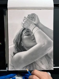 Serinda Swan Pencil Drawing 9” x 12” Portrait Artwork Tron Legacy Reacher (READ) - Picture 1 of 2