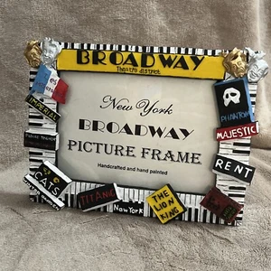 🎭BROADWAY New York City NYC Picture Frame Theatre District Musicals Souvenir - Foto 1 di 10