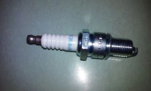 NGK BPR9ES 7788 SPARK PLUG SOLID Top TERMINAL - Foto 1 di 4