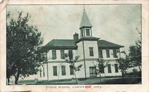 LARCHWOOD IA IOWA ESCUELA PÚBLICA c1910 DE COLECCIÓN POSTAL 090524 T - Imagen 1 de 2