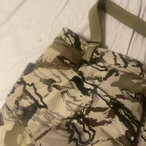 Under Armour Mens Gore Camo Bib Pants size XlLoose Overall Hunting - Picture 1 of 9