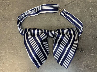 Ручной работы негабаритный темно-синий атласный в полоску галстук-бабочка винтажный стиль 70`s свадьбы выпускного - Изображение 1 из 3