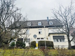 Charmante 3-Zimmer Dachgeschosswohnung mit Ausblick - Bild 1 von 16