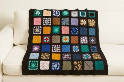 Manta afgana cuadrada de ganchillo hecha a mano de colección multicolor borde negro 41x46 Foto 1 de 4