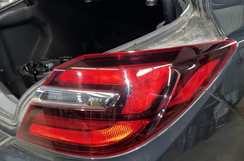 14-17 BUICK REGAL Tail Light Assembly Right QUARTER MOUNTED 23160550 39024207 — 第 1/1 张图片