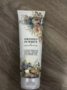 Neu Bath & Body Works Dressed in White ultimative Feuchtigkeitskörpercreme 8 Oz. - Bild 1 von 1