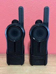 Motorola DLR1020 Two Way Radios Walkie Talkies - Zdjęcie 1 z 4