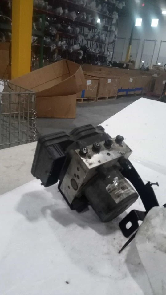 Pieza de freno antibloqueo sin crucero adaptativo compatible con 14-16 CADENZA 557864 Foto 1 de 4