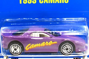 HOT WHEELS 1993 BLUE CARD SERIES 93 CAMARO #202 NEW MODEL - Picture 1 of 3